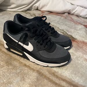 Mens Nike air max size 9.5
